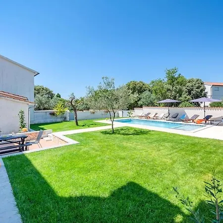 With Private Pool * Пула