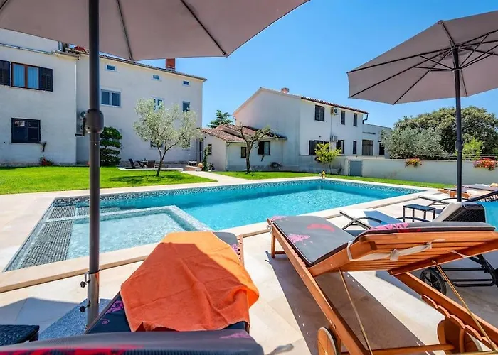 Apartament With Private Pool Pula
