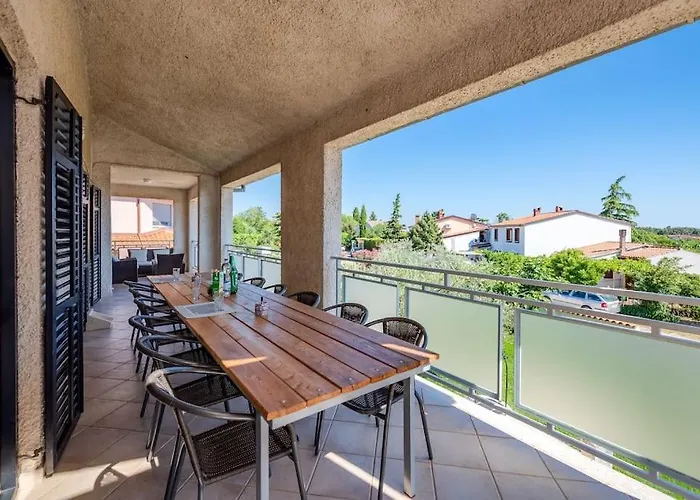 Apartament With Private Pool Pula