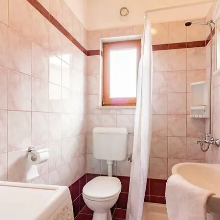 דירה With Private Pool פולה